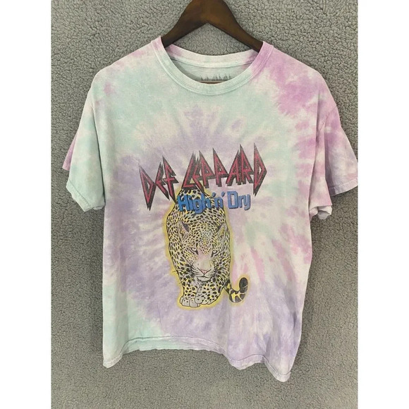 Def Leppard womens short sleeve t shirt Medium high n dry goodie two sleeves - Picture 1 of 6